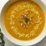 Sopa de Zapallo Rostizado - una sopa llena de sabor, ideal para una cena ligera. | nashifood.com